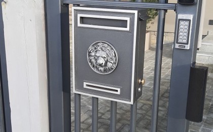 Уличные почтовые ящики